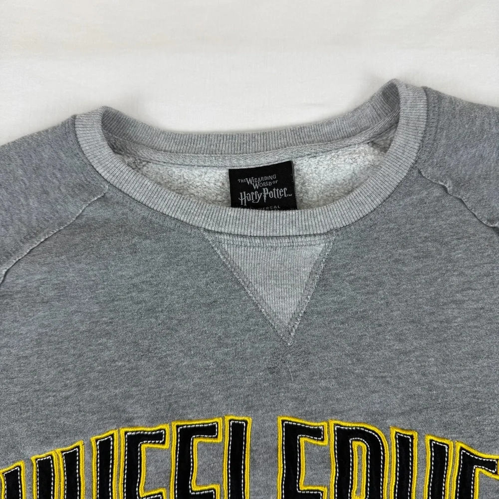 Universal Studios‎ Harry Potter Hufflepuff Crewneck Sweatshirt, Women's Size S